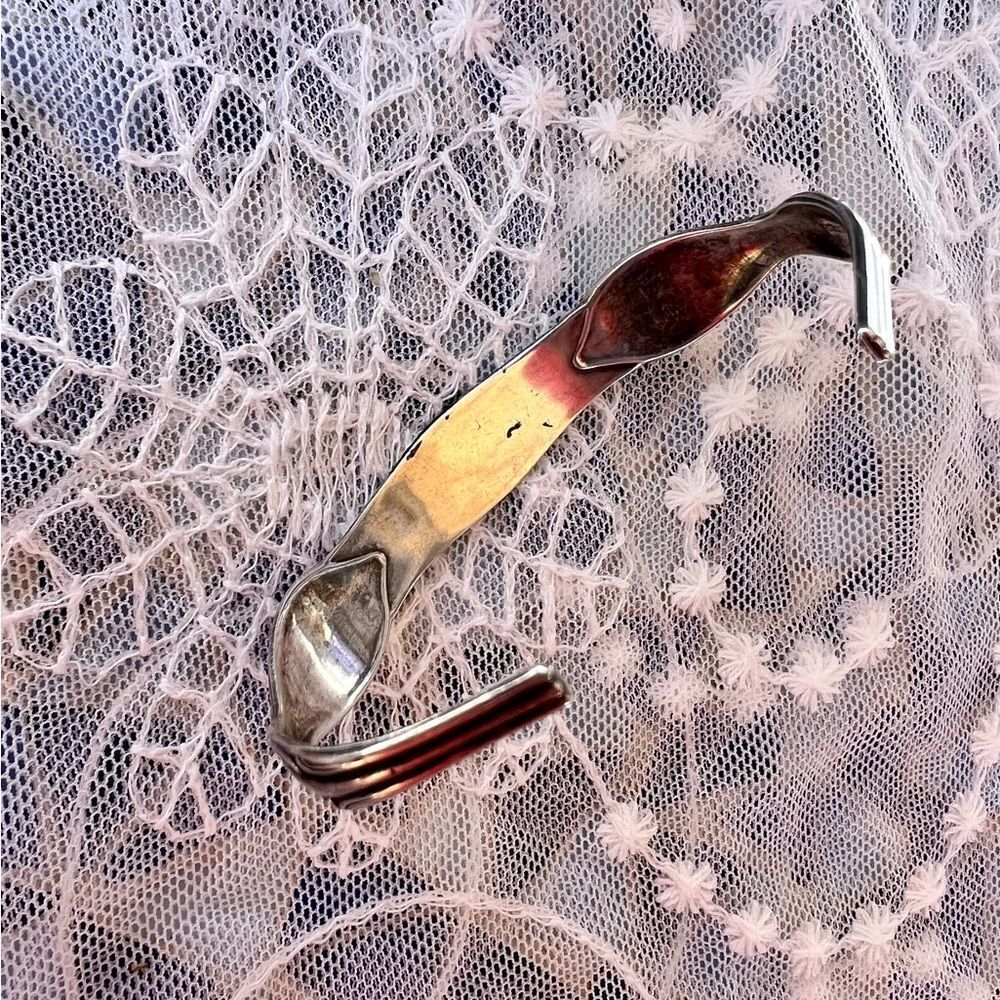 Vintage 1949 Wm. A. Rogers Oneida Old South II Flat-wear Monogram Cuff - Picture 7 of 11
